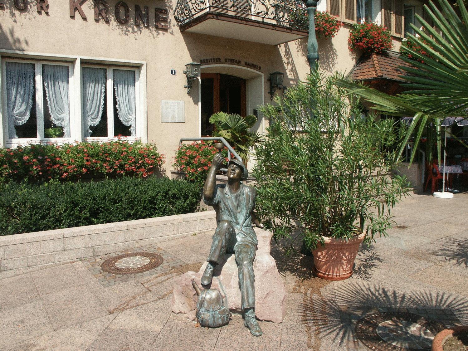 Hotel Krone ノイエンビュルク・アム・ライン エクステリア 写真